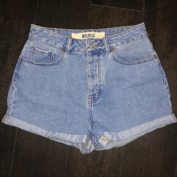 Brandy Melville Pants - Brandy Melville High-Waisted jean shorts